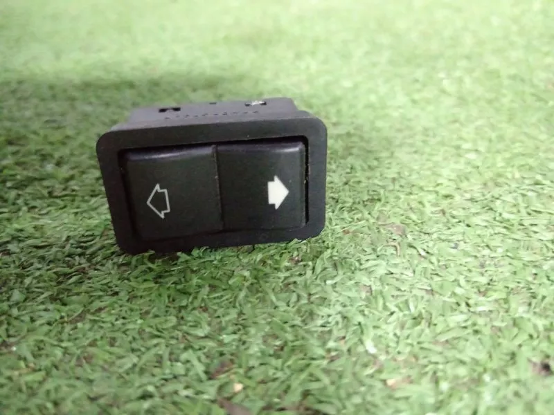 Кнопка стеклоподъемника