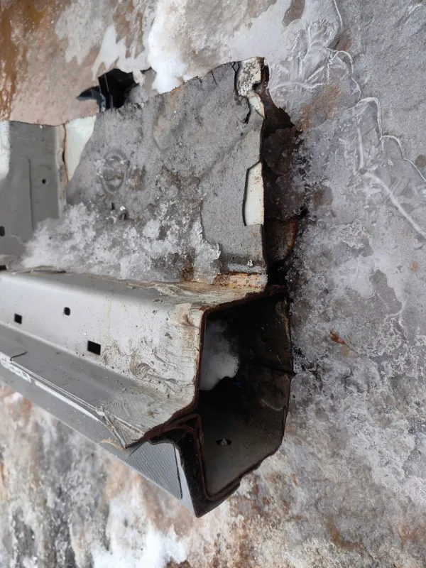 Порог с центральной стойкой