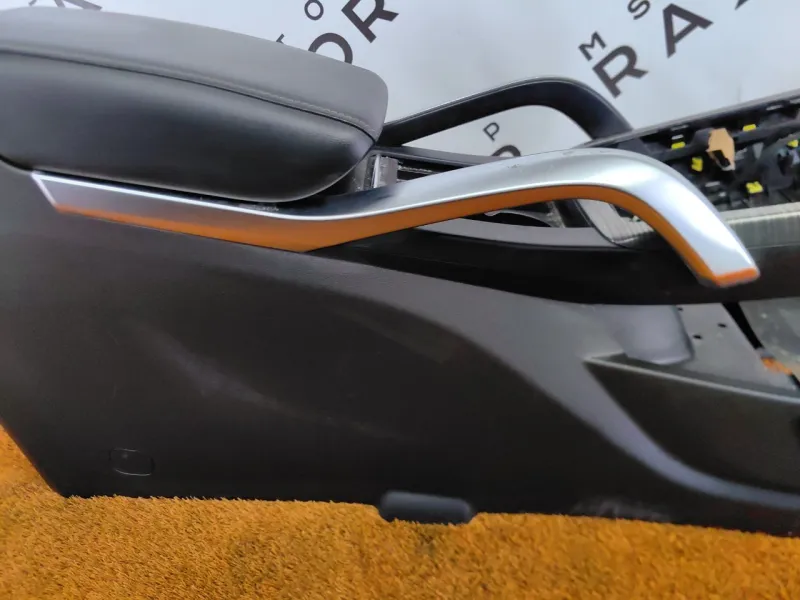 Консоль центральная