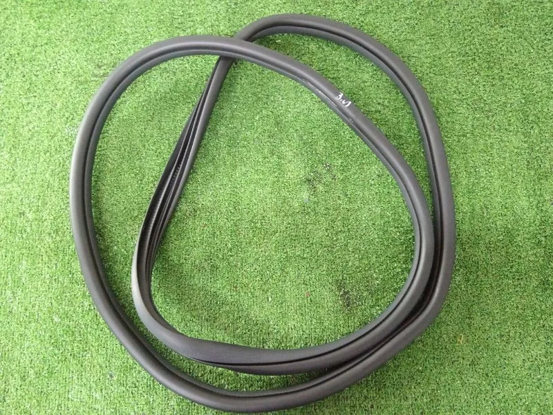 Уплотнитель проема двери