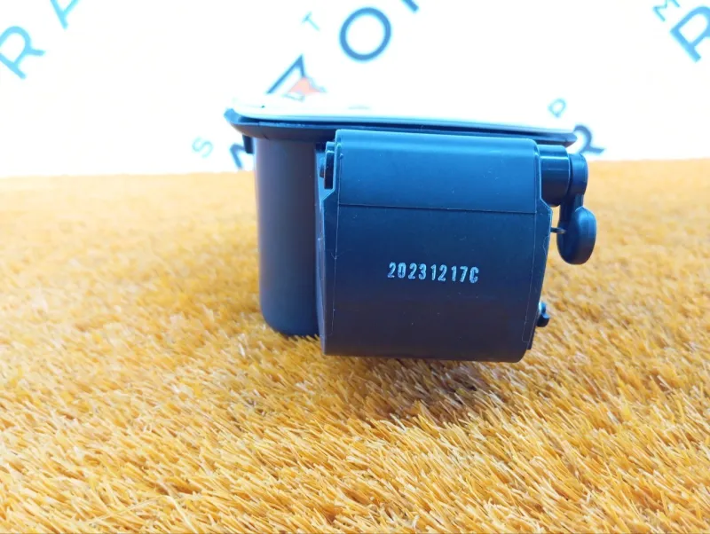 Лючок топливного бака