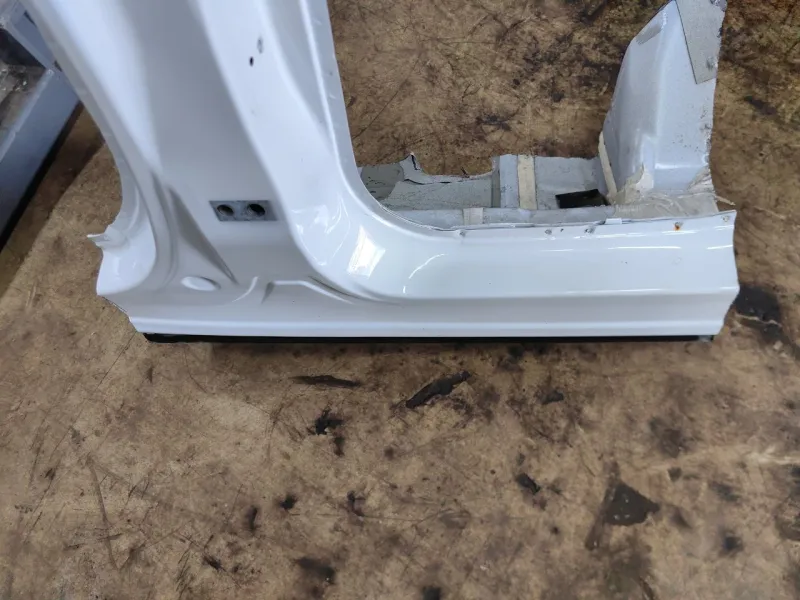 Порог с центральной стойкой