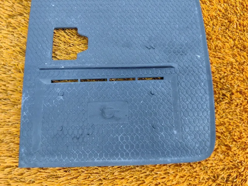 Коврик центральной консоли