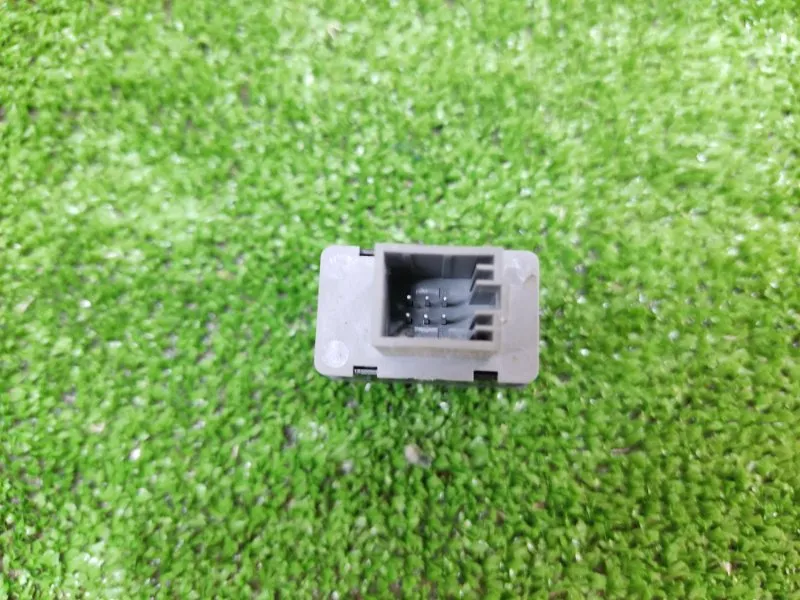 Кнопка обогрева сидений