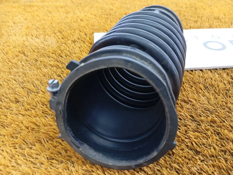 Патрубок воздушного фильтра