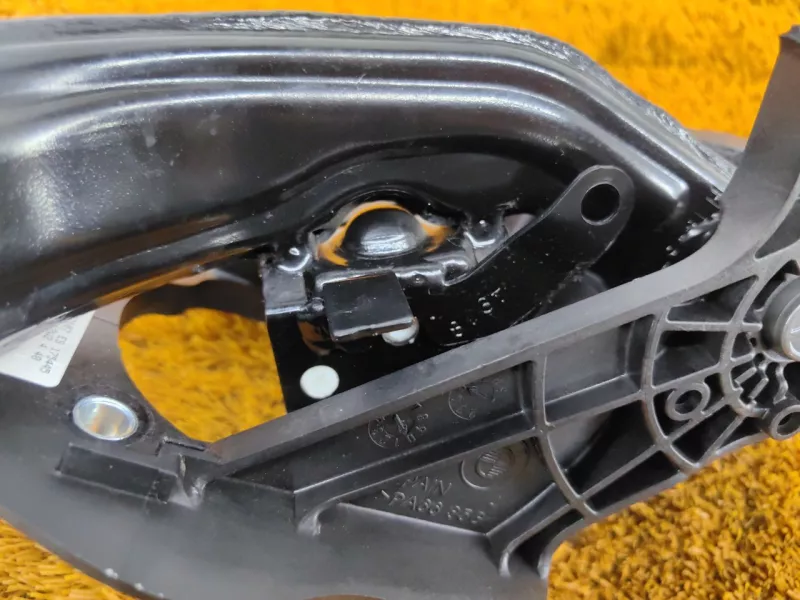 Педаль тормоза