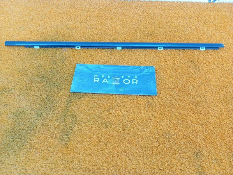 Молдинг стекла