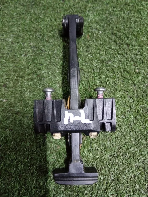 Ограничитель двери