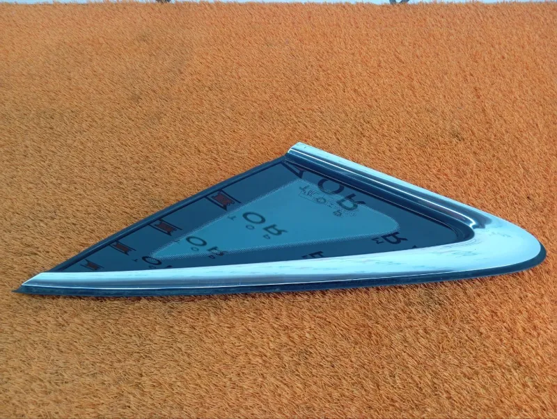 Форточка задняя