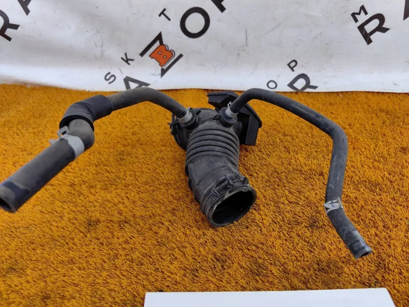 Патрубок воздушного фильтра