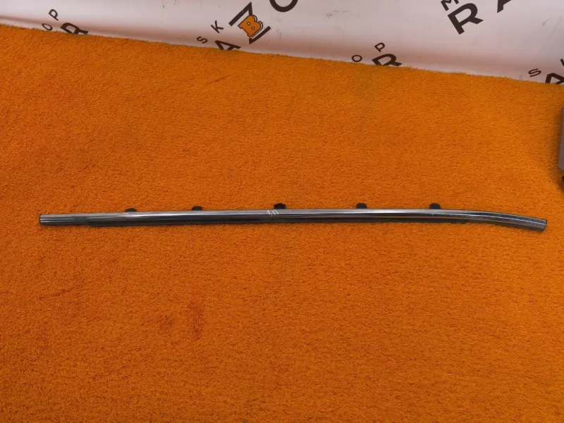 Молдинг стекла