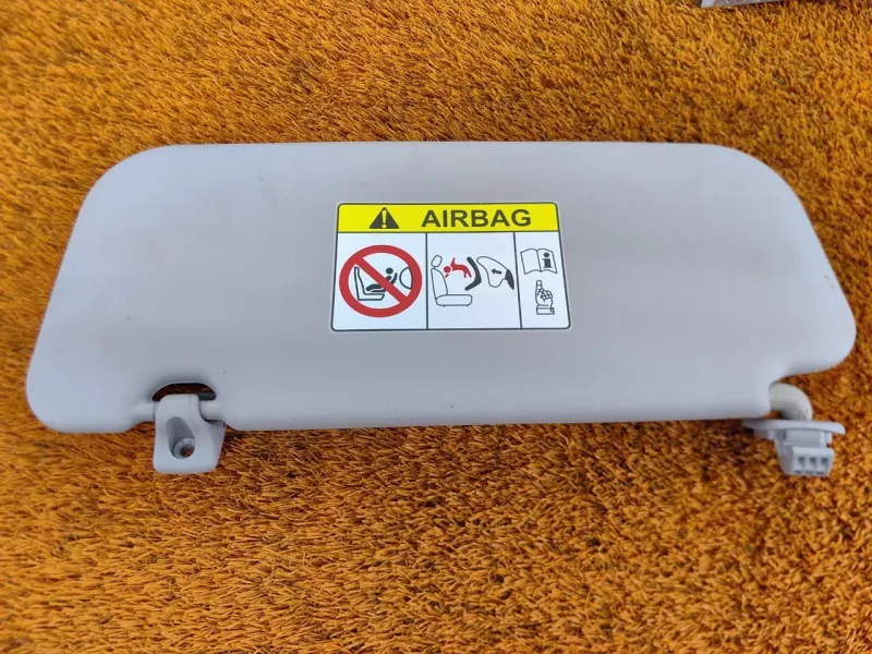 Козырек солнцезащитный