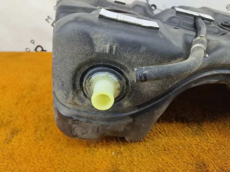 Бак топливный