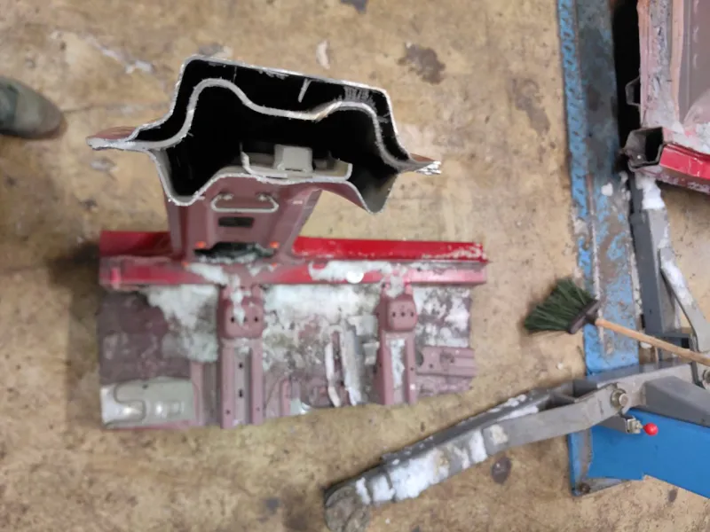 Порог с центральной стойкой