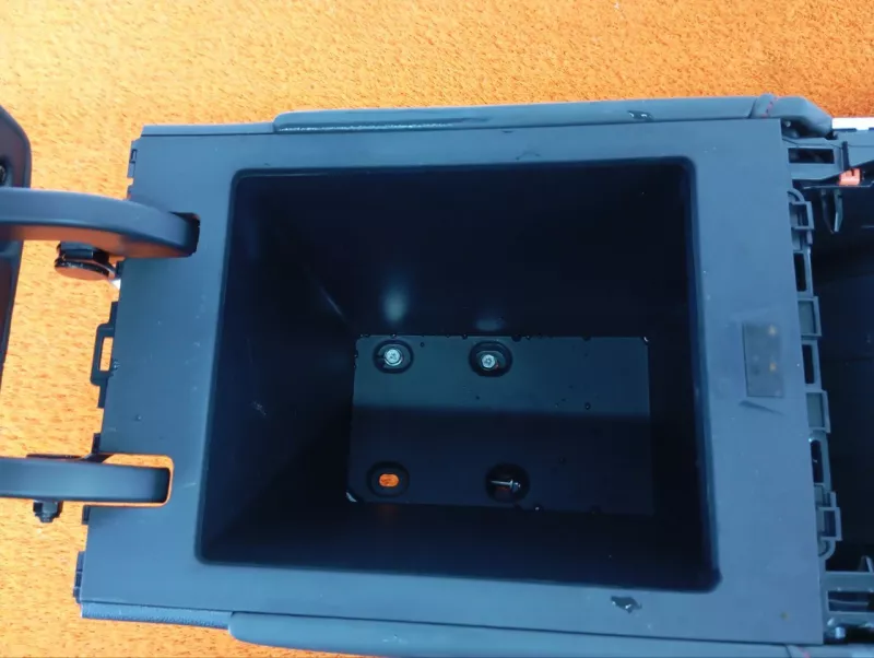 Подлокотник