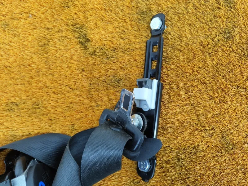 Ремень безопасности