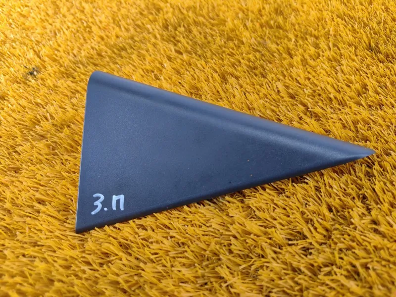 Уголок двери