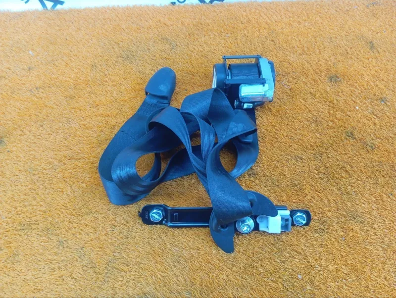 Ремень безопасности