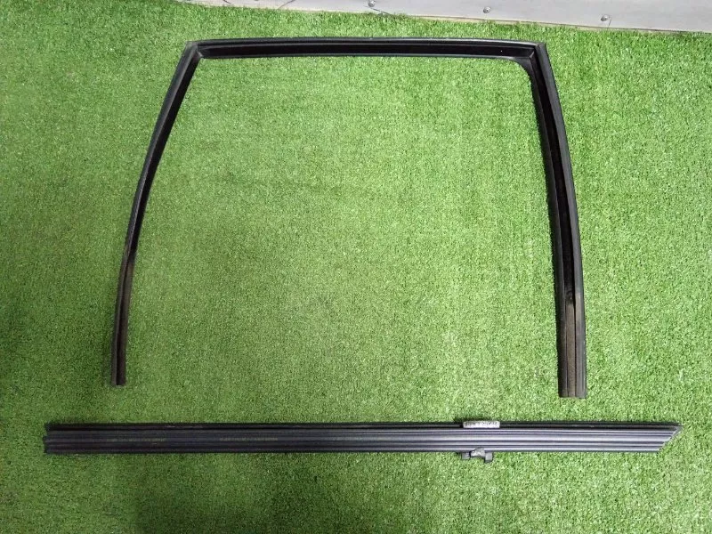 Уплотнитель стекла двери