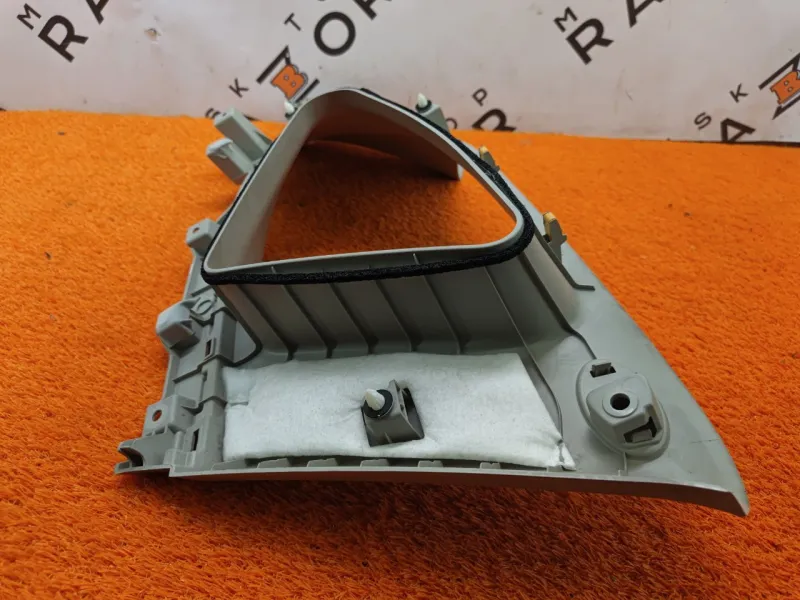 Накладка на стойку кузова