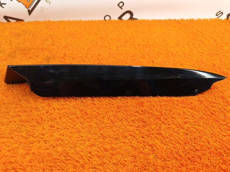 Молдинг на крыло