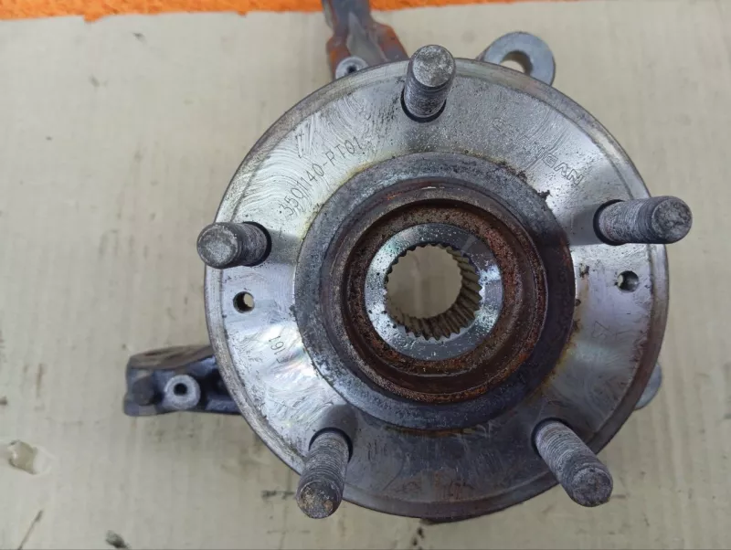 Кулак поворотный