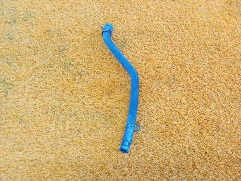 Патрубок системы охлаждения