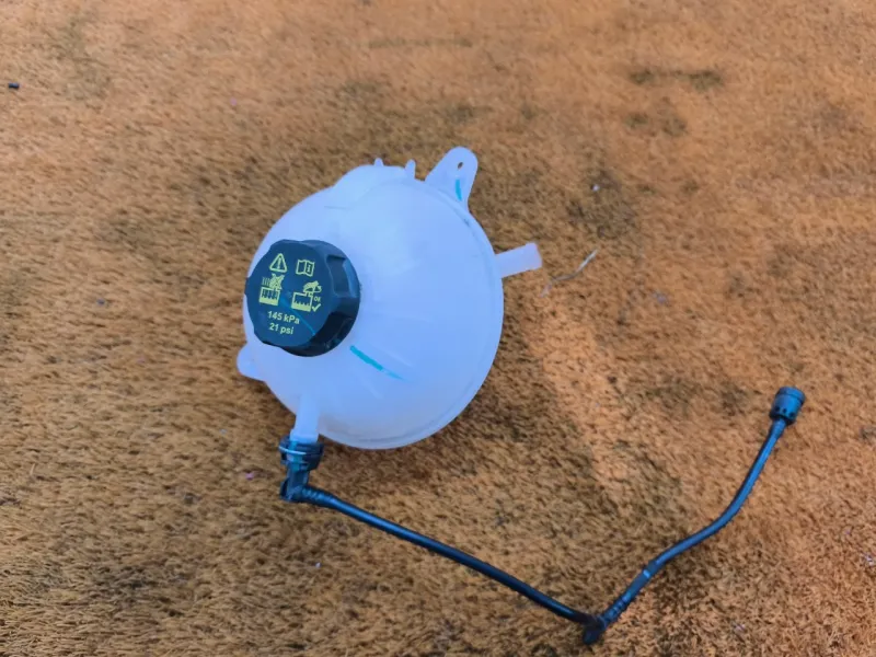 Бачок расширительный