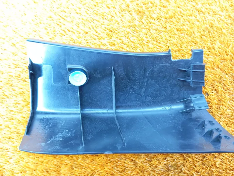 Накладка на стойку кузова