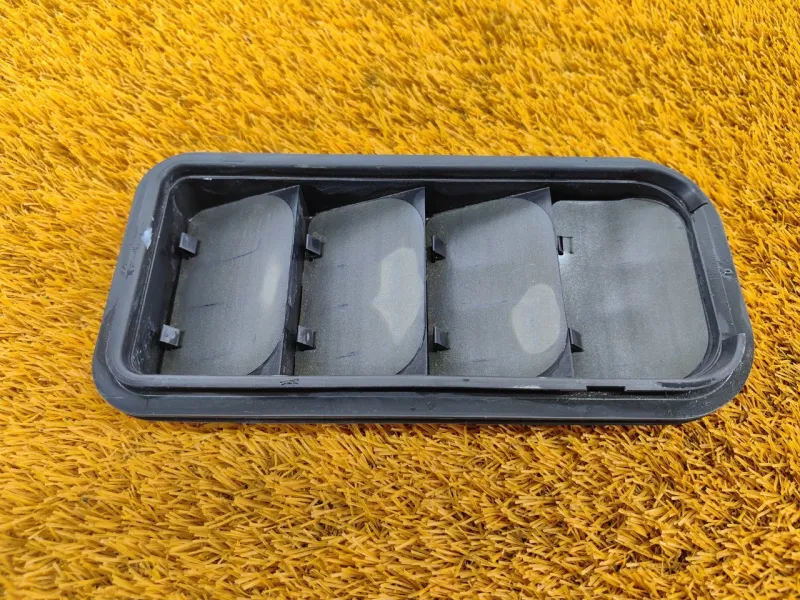 Решетка вентиляционная