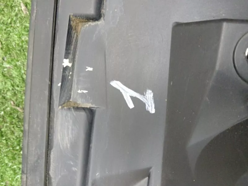 Спойлер багажника