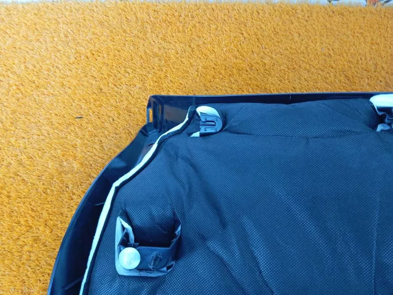 Обшивка двери багажника