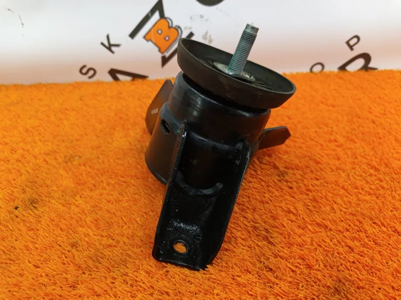 Подушка двигателя