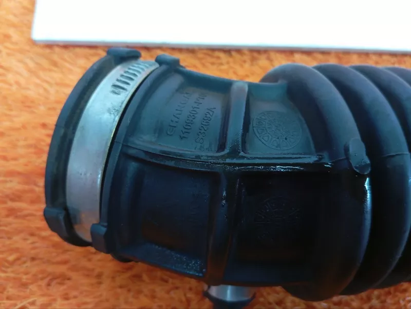 Патрубок воздушного фильтра