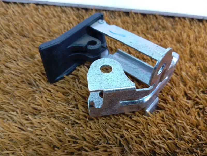 Ручка открывания капота