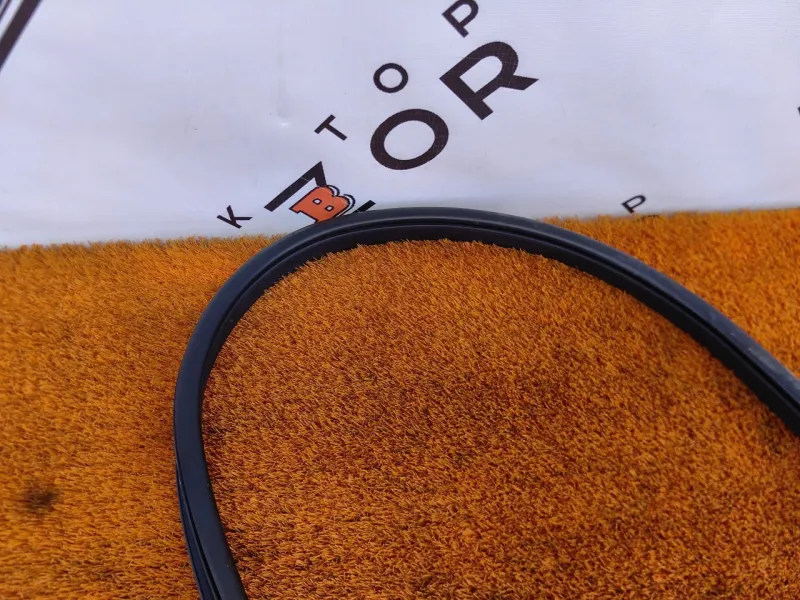 Уплотнитель проема двери