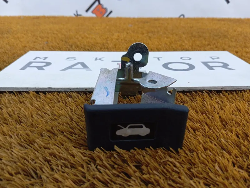 Ручка открывания капота