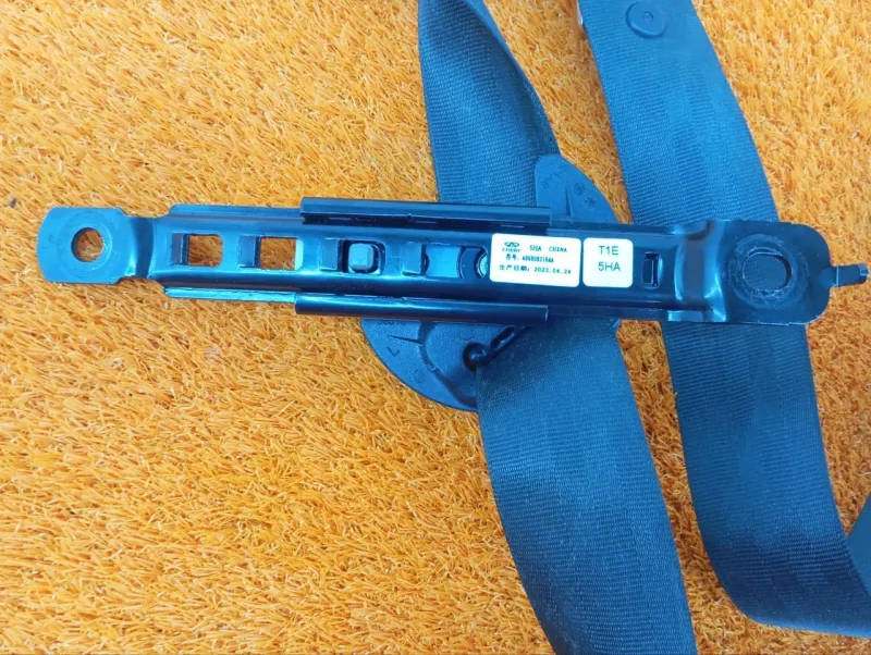 Ремень безопасности