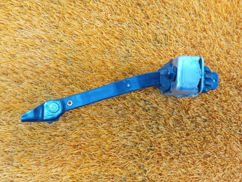 Ограничитель двери