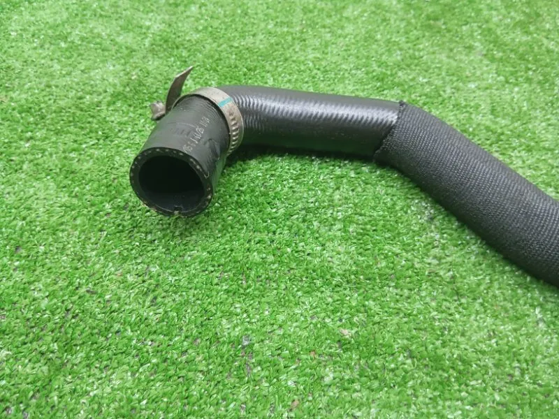 Патрубок радиатора