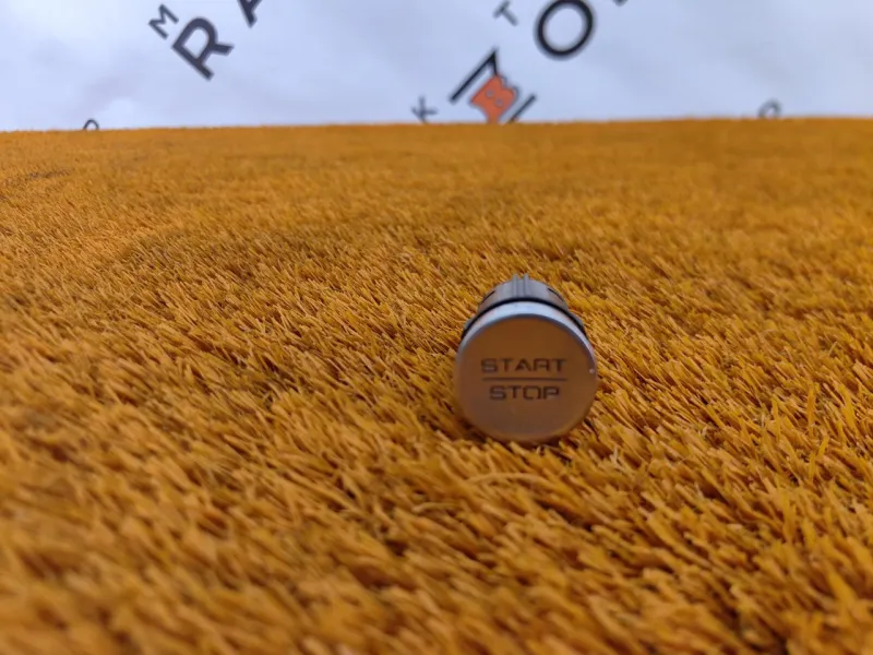 Кнопка запуска двигателя