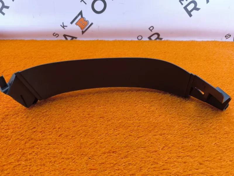 Обшивка крышки багажника