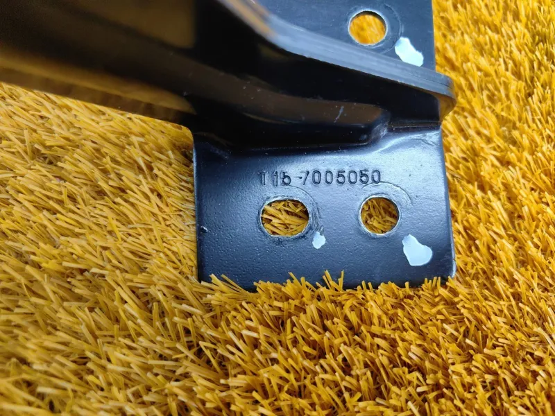 Кронштейн заднего сиденья