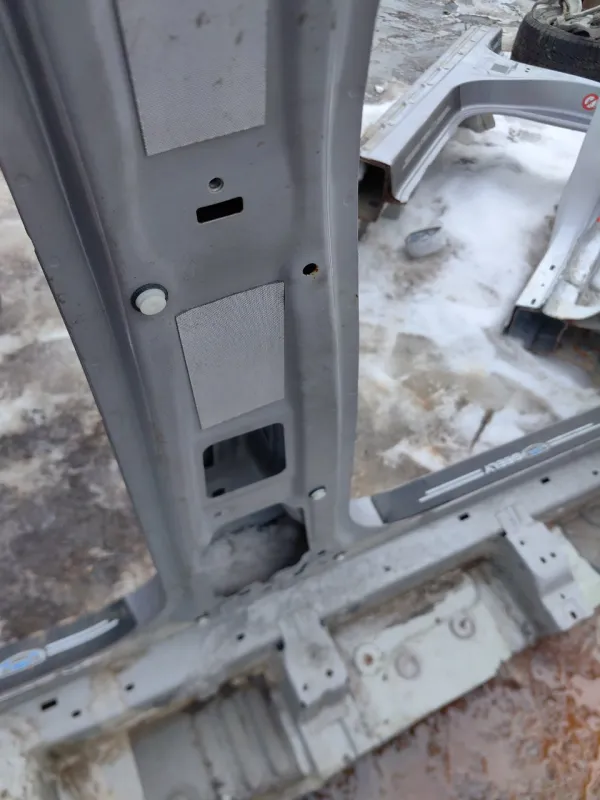 Порог с центральной стойкой