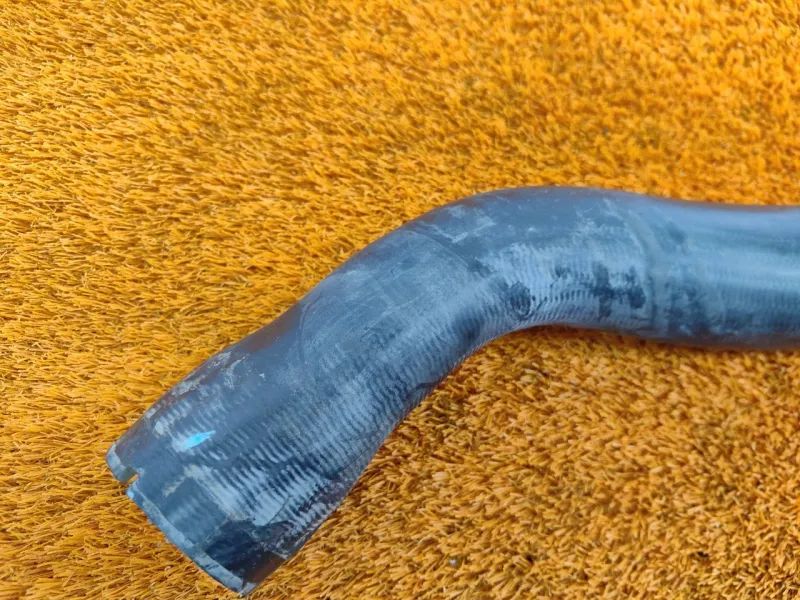 Патрубок интеркулера