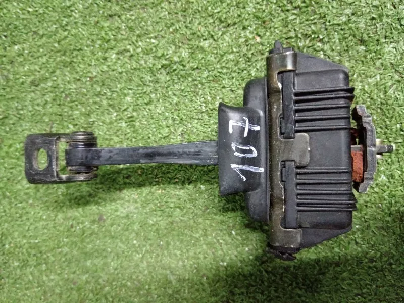 Ограничитель двери