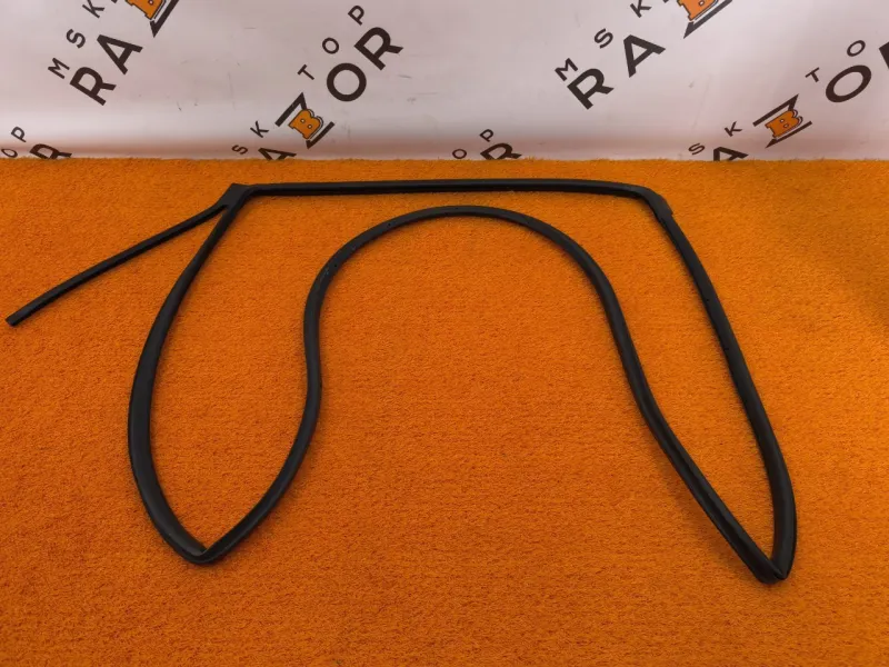 Уплотнитель двери