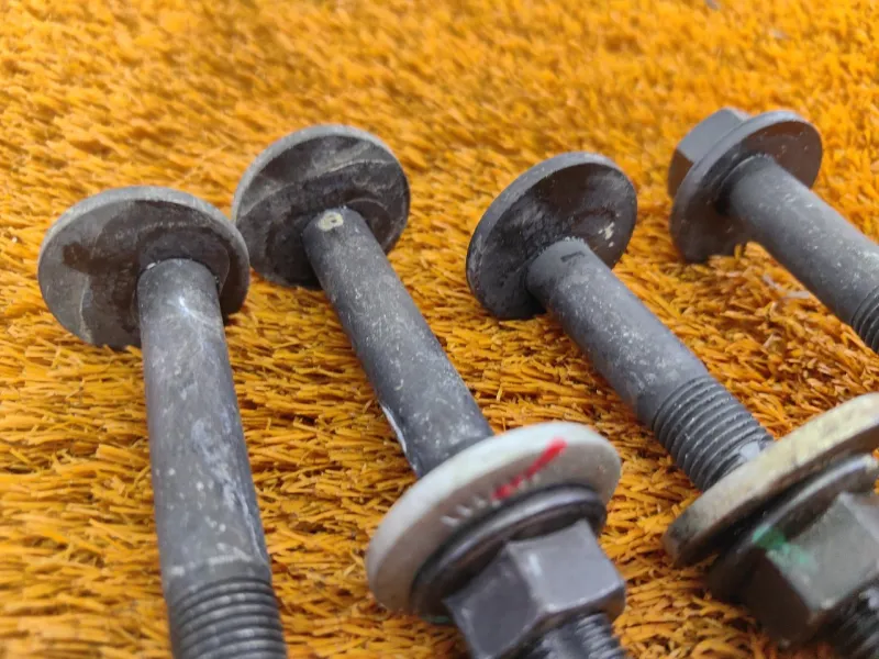 Болт развальный