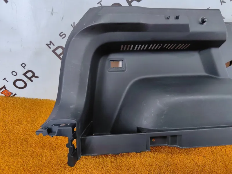 Обшивка багажника