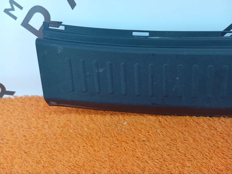 Накладка замка багажника